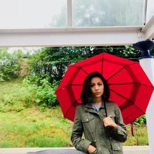 Meet your Posher, Mayra